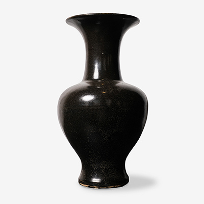 Ваза черная Ornamenta II