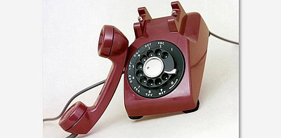 An Old Telephone Постер 96,5 x 122 см
