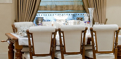 Стол обеденный + 6 стульев