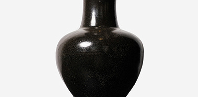 Ваза черная Ornamenta II