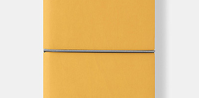 Ежедневник нелинованный в жёлтой обложке Classic