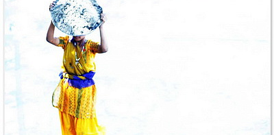 Flou Femme au Plateau Jaune Картина 120 x 80 см