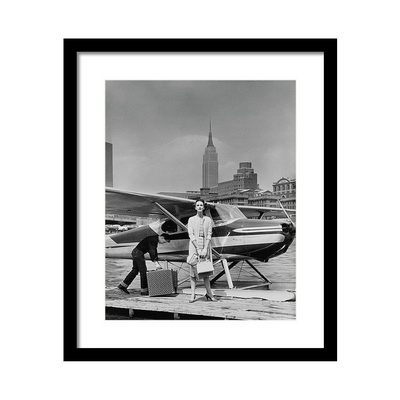 Lucille Cahart with Small Plane in NYC Постер Lucille Cahart with Small Plane in NYC Постер