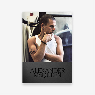 Книга Alexander McQueen: Iconic