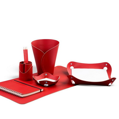 Studio Red Набор для рабочего стола Studio Red Набор для рабочего стола