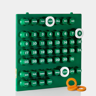 Green + Pumpkin Orange Rings Календарь