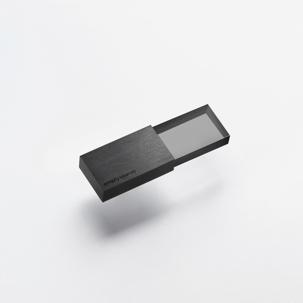 

Empty Memory TBlack USB-накопитель