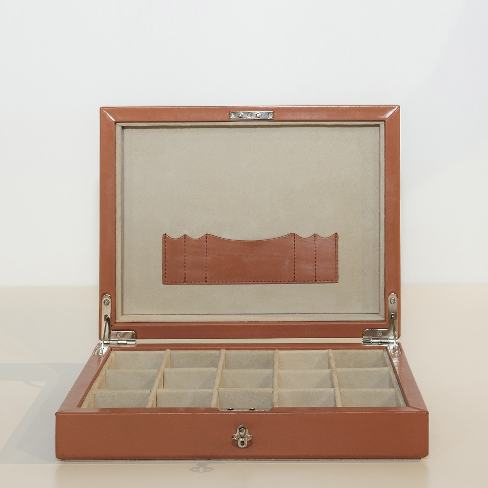 

Cufflink Box Tan Шкатулка для запонок L