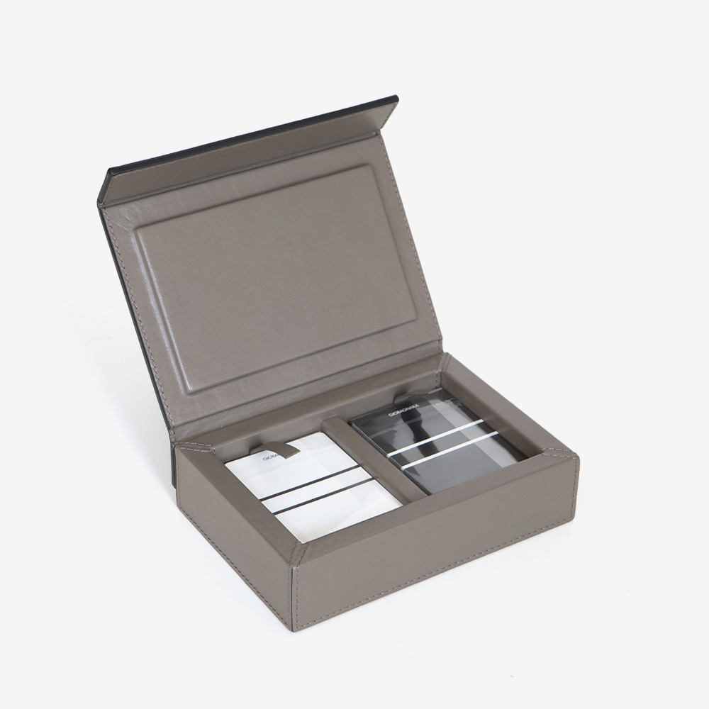Parma Smoke Набор игральных карт набор пуговиц на ножке d 25 мм 5 шт жемчужный