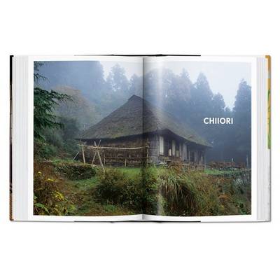 Книга Living in Japan Книга Living in Japan