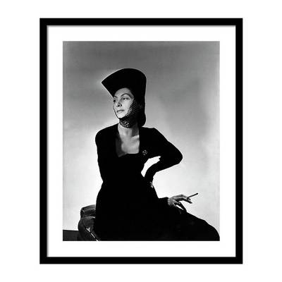 Mademoiselle Valentina Wearing a Crusader's Hat Постер Mademoiselle Valentina Wearing a Crusader's Hat Постер